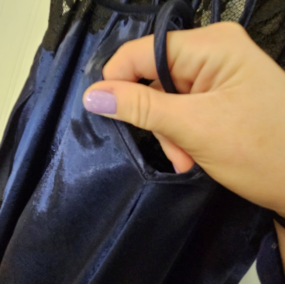 Vintage Victoria Secret Long Slip - Picture 2 of 13